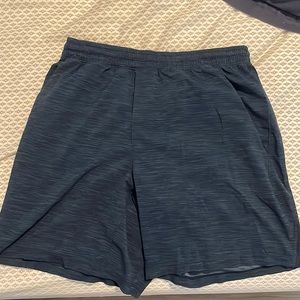 Lululemon 7 inch workout shorts with liner